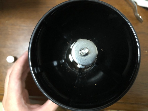 ハリオのコーヒーミルのストッパーの調整