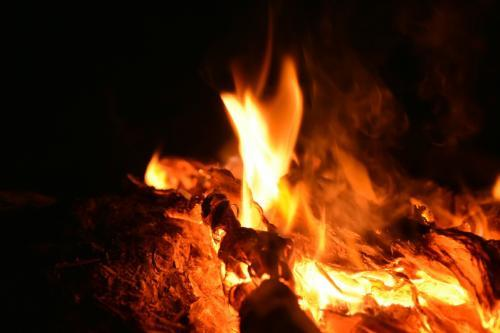 焚き火の記録その３：神秘的な気持ちになる