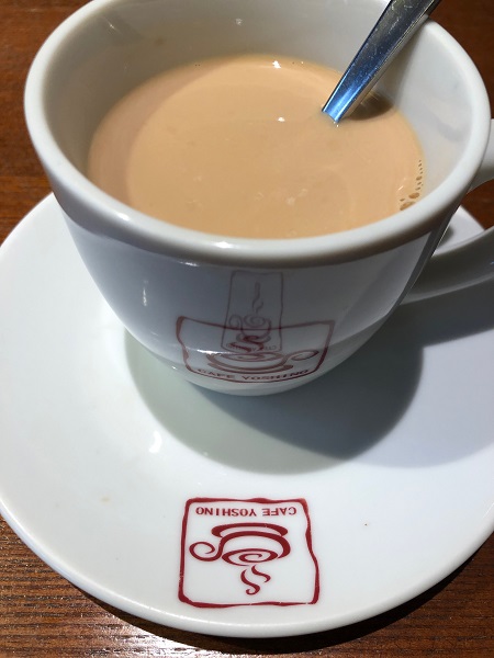 カフェヨシノのコーヒーをカフェオレに